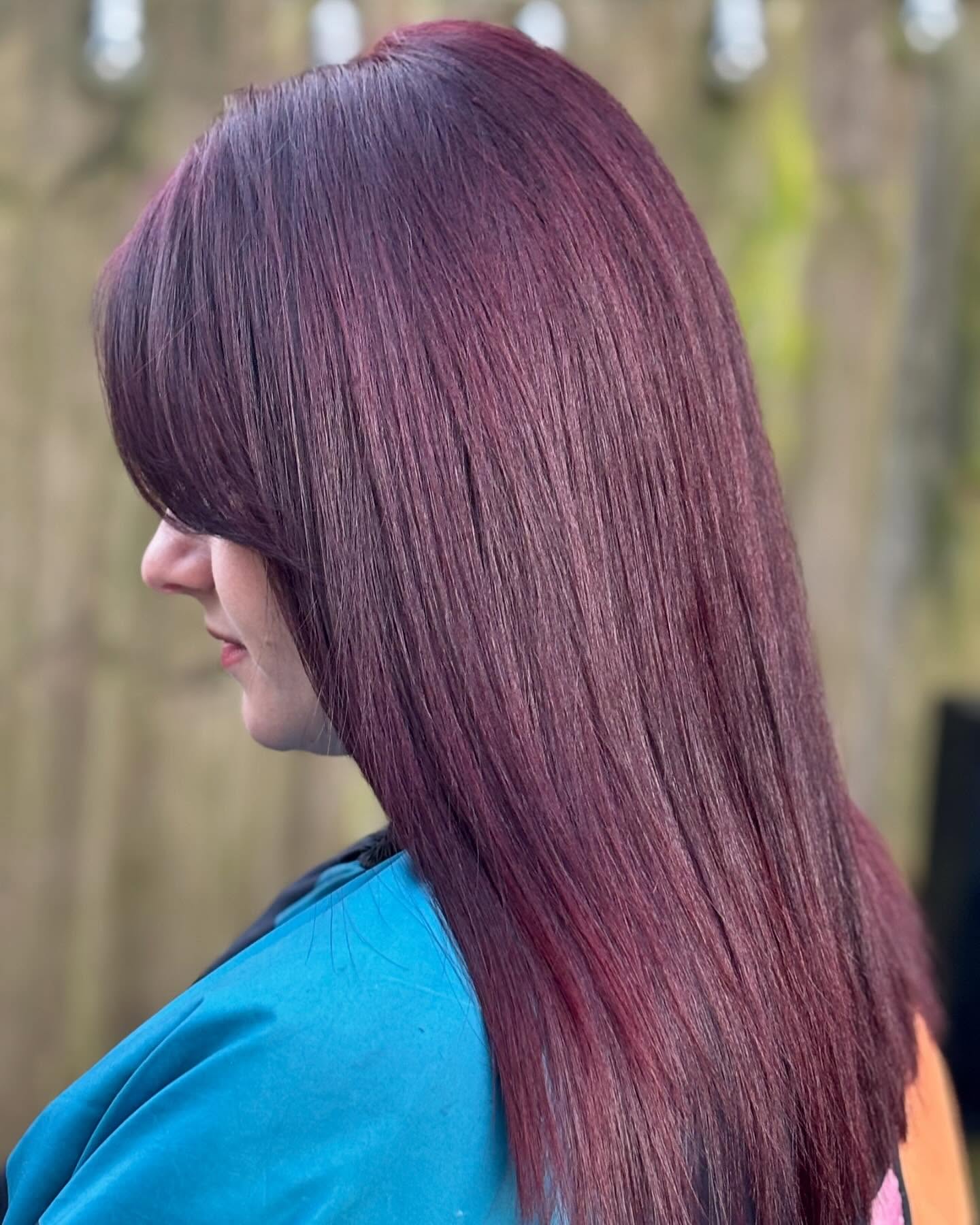 Rich plum colour with a full fringe